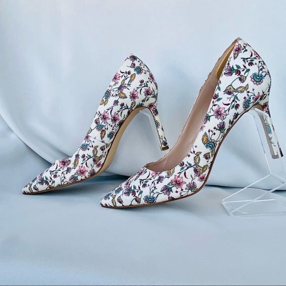 3.75@ Nine West Emmala White Spring Floral Pump - Picture 3 of 15